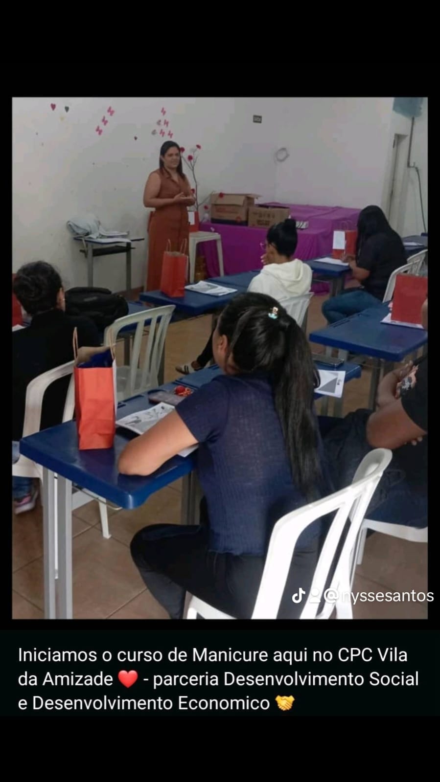 Nisse ministrando aula